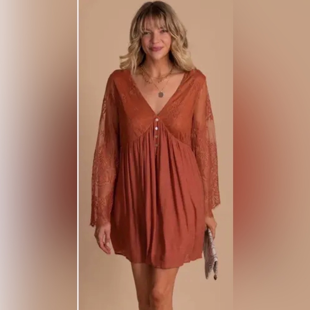 Bella Ella Can't Say Goodnight Mini lace Dress sheer sleeves size Medium